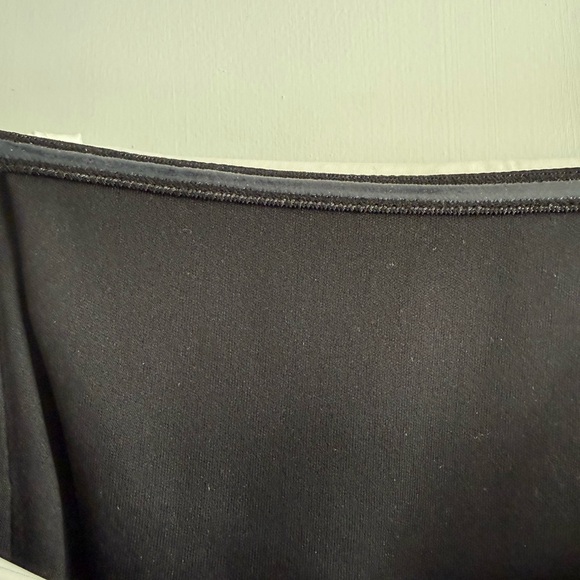 Adrianna Papell Colorblock Crepe strapless jumpsuit with bow. Size 10 - Picture 15 of 16